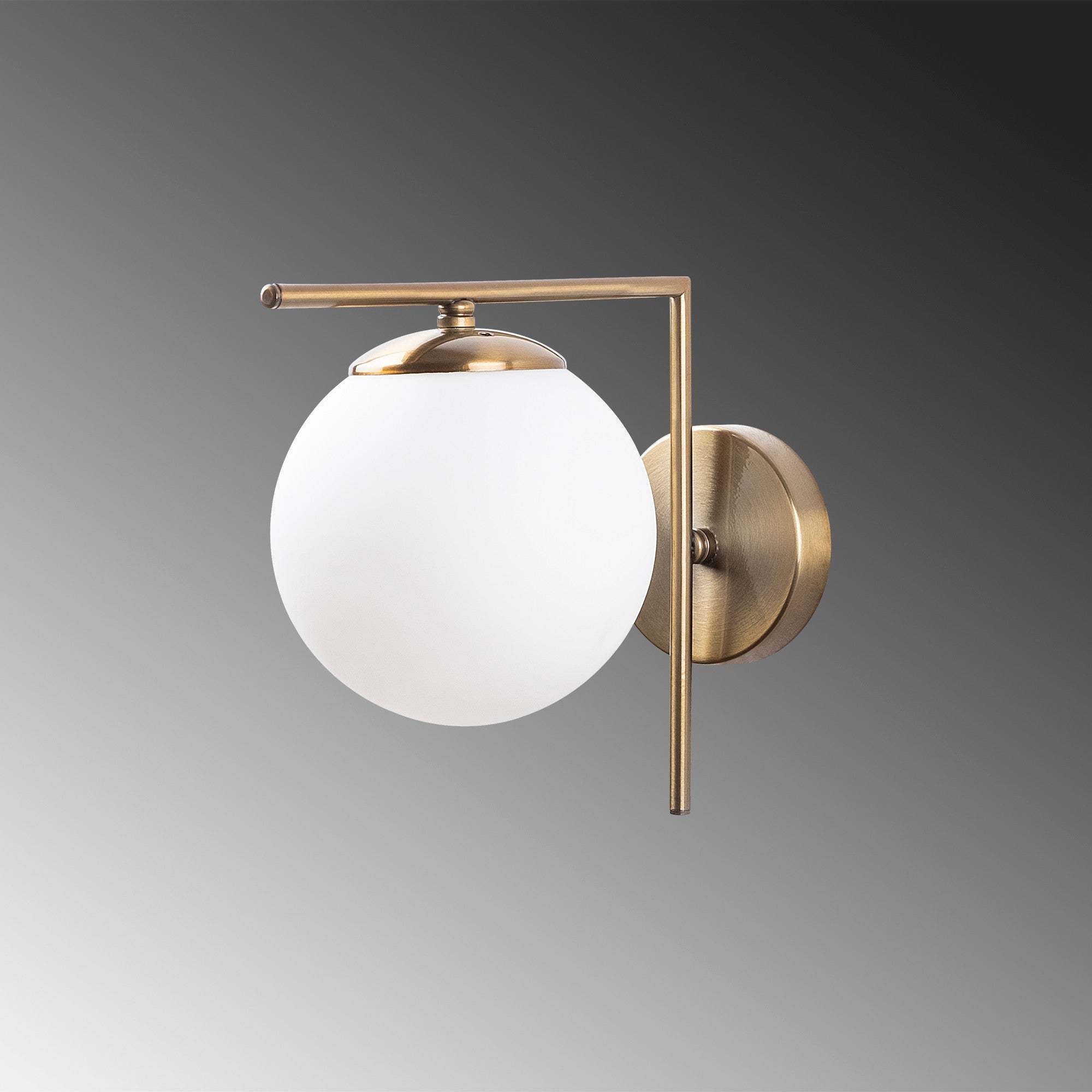 7141 - Antik Vägglampa