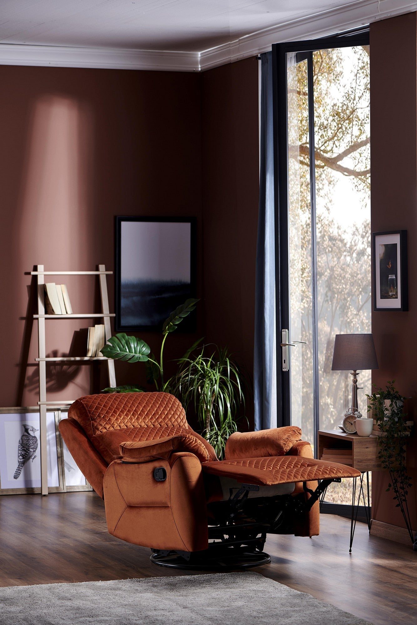 Trone TV - Amber Recliner