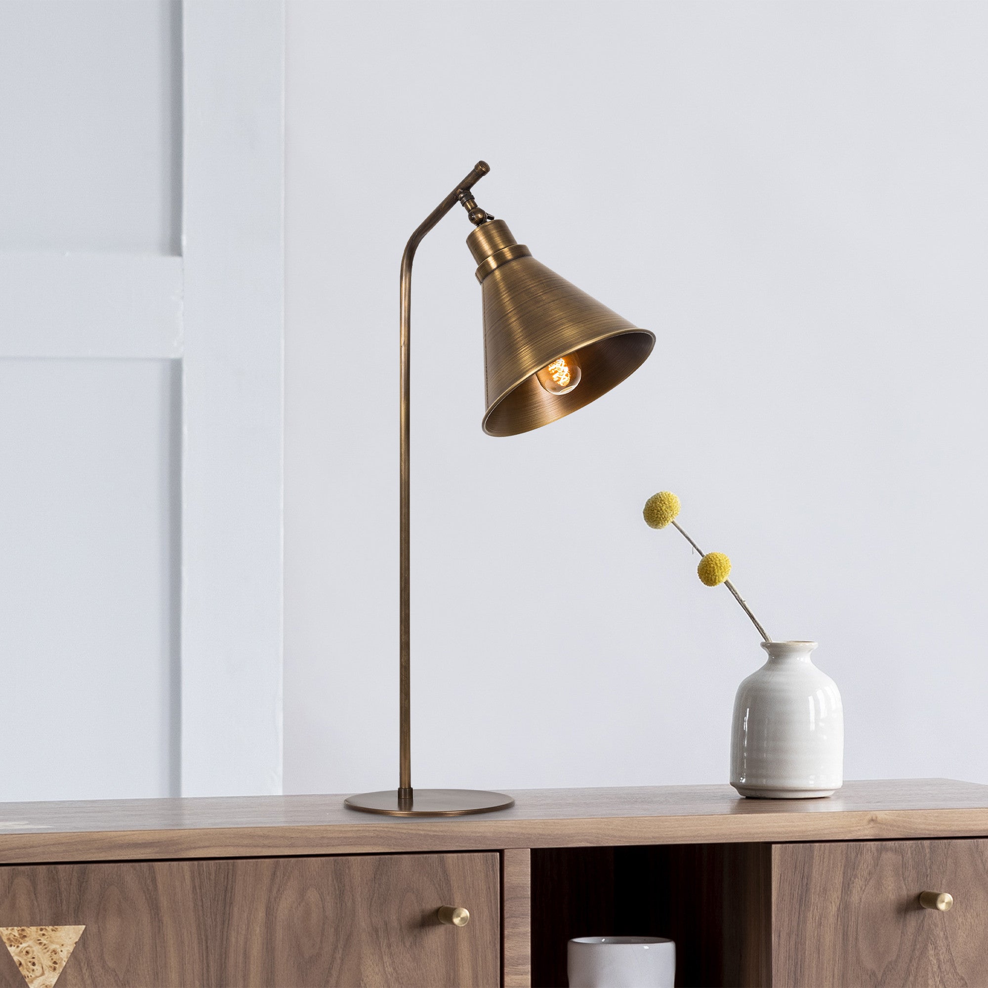 Sivani - MR-610 Bordslampa