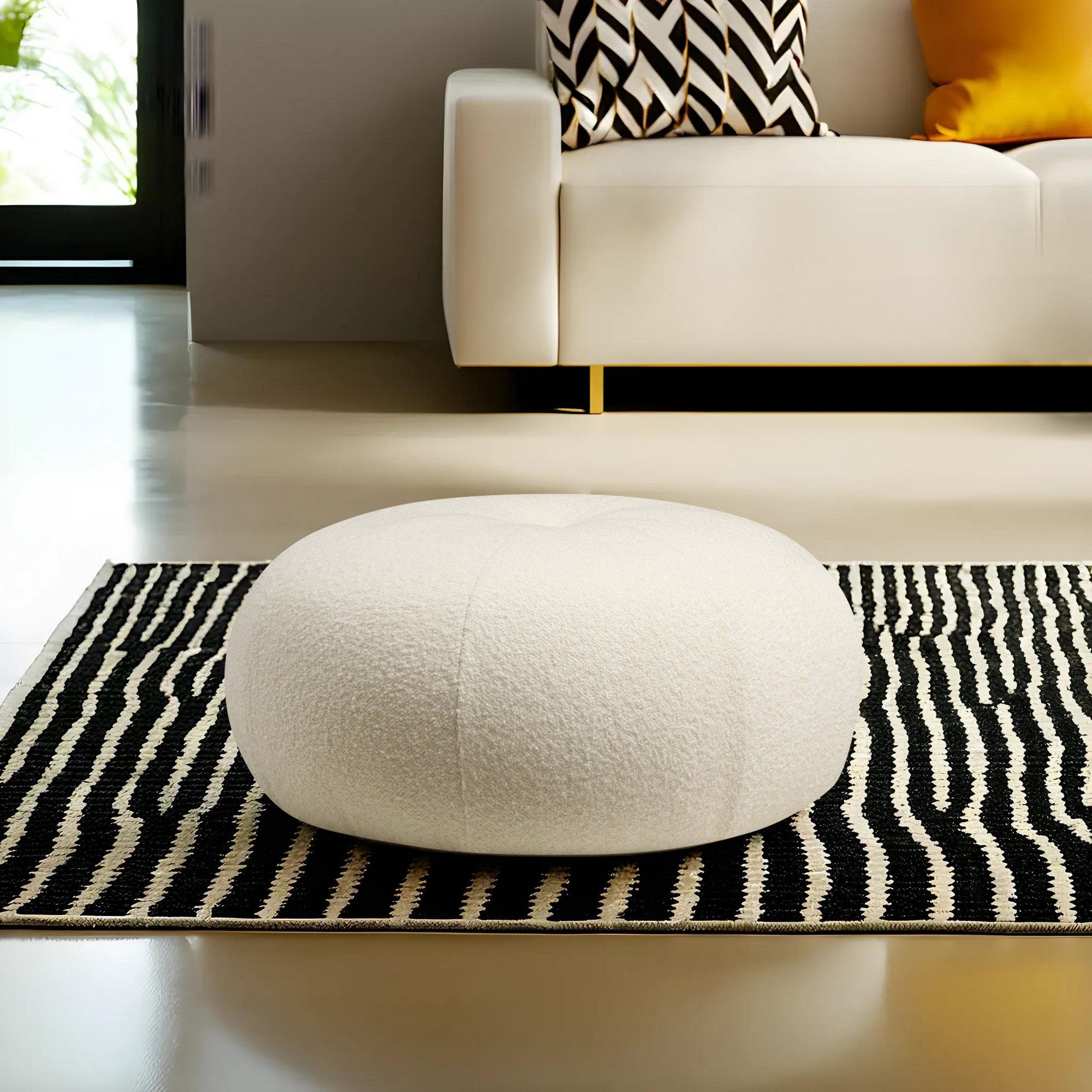 Tina - Bouclet Vit Puff