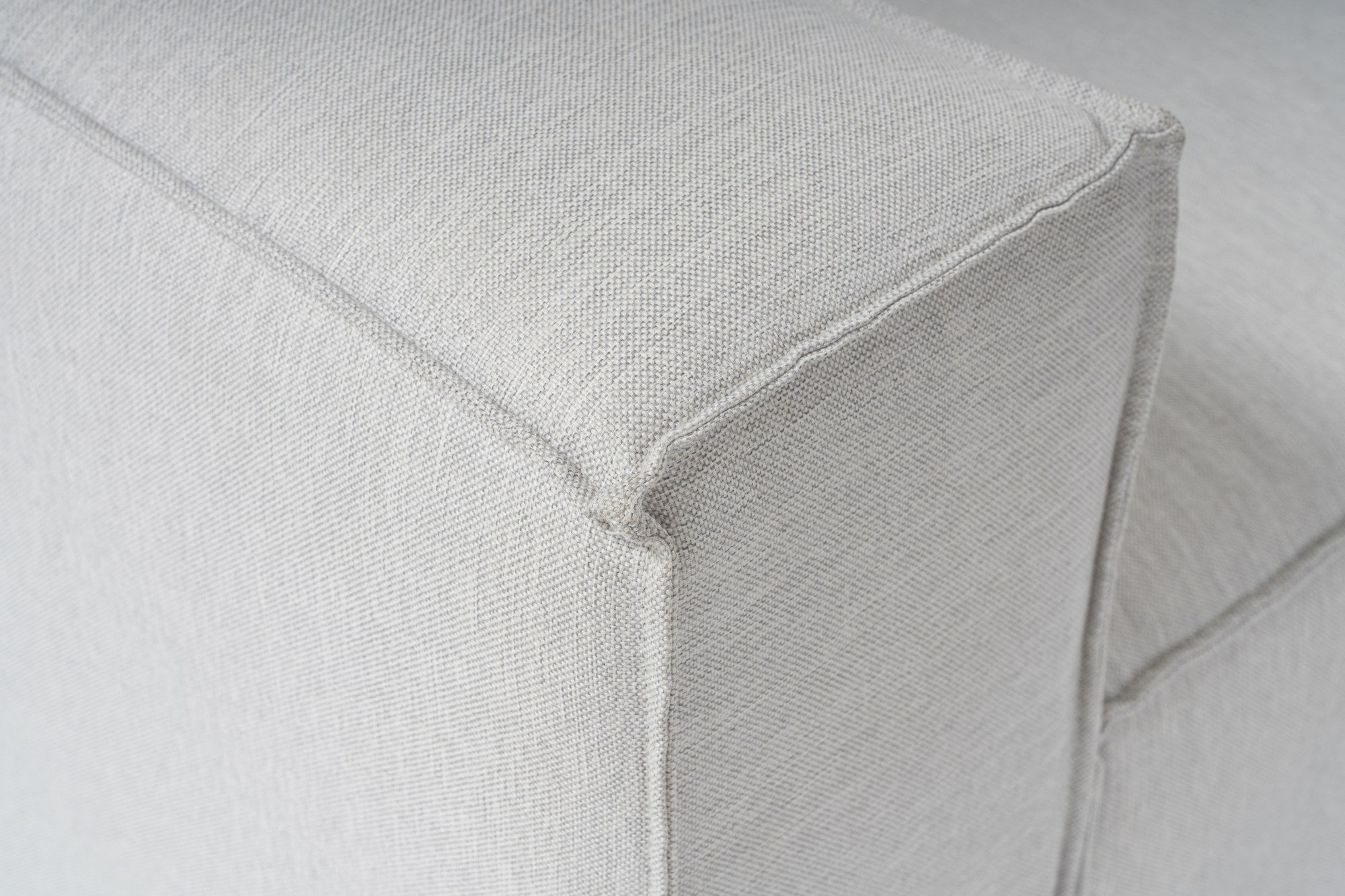 Fora 2 Sits - Ljus Grå 2-Sits Soffa