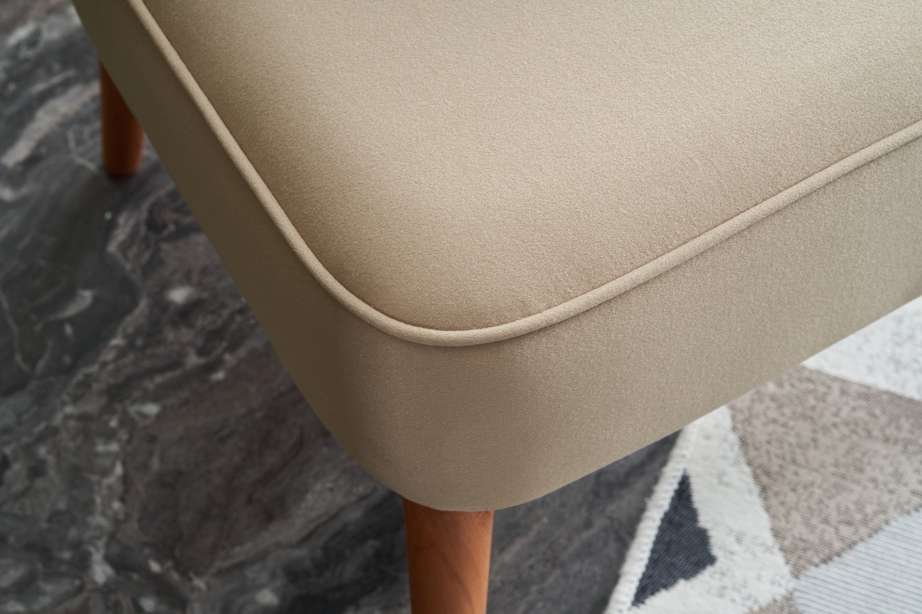 Layla - Grädde Wing Chair