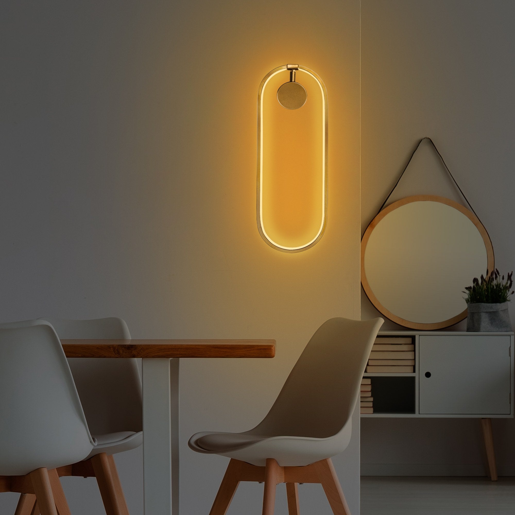 Can - 13557 Vägglampa