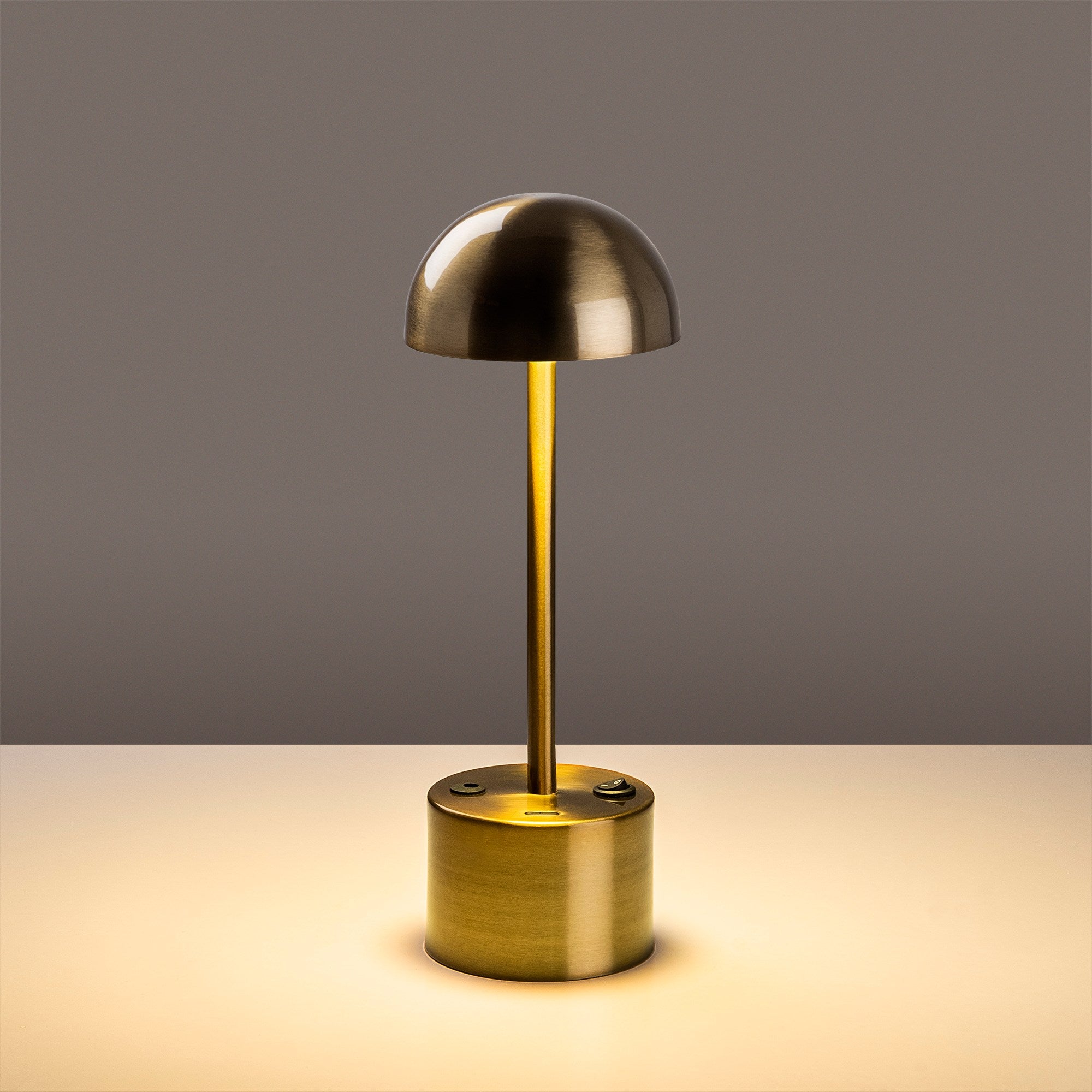 Sept - 13375 Bordslampa