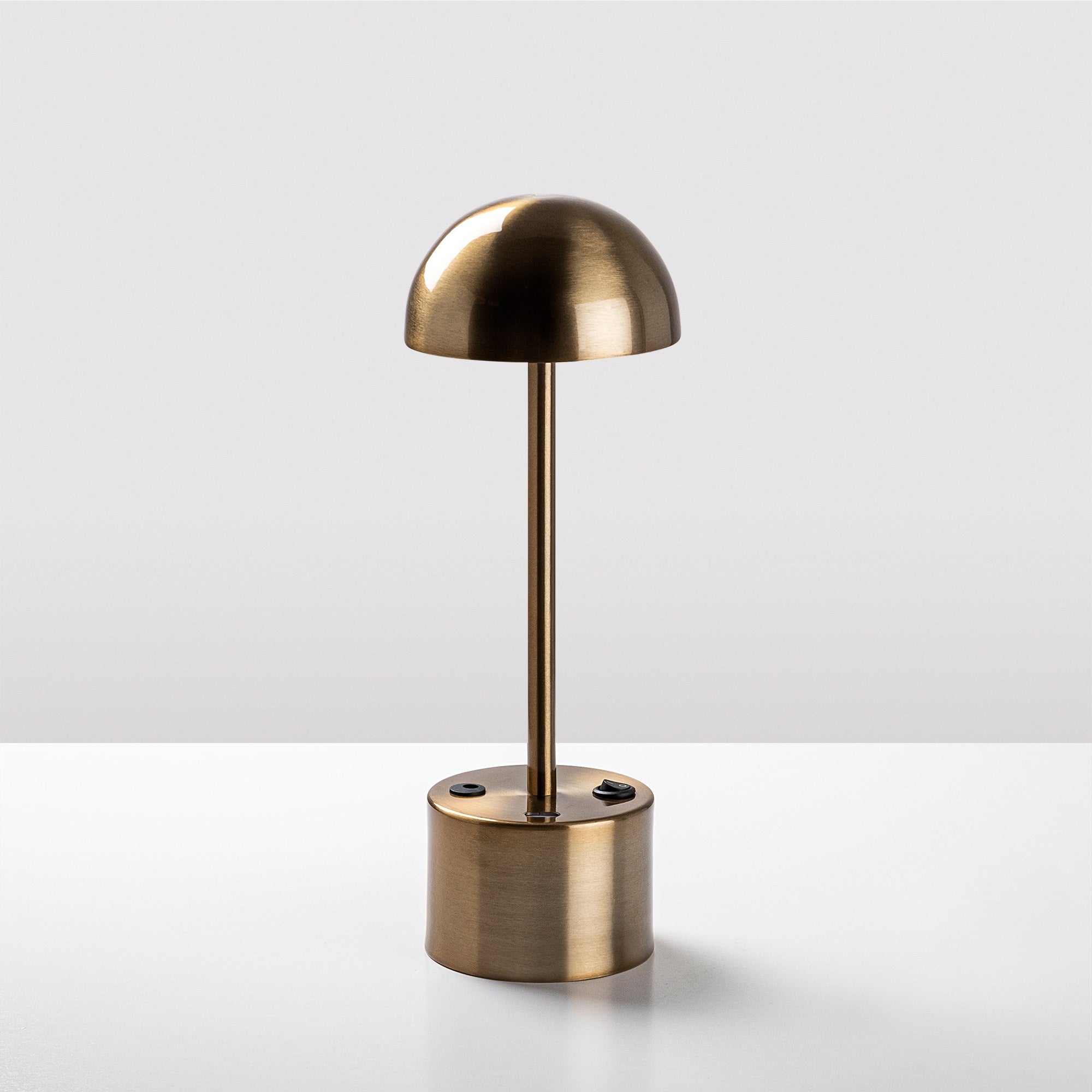 Sept - 13375 Bordslampa