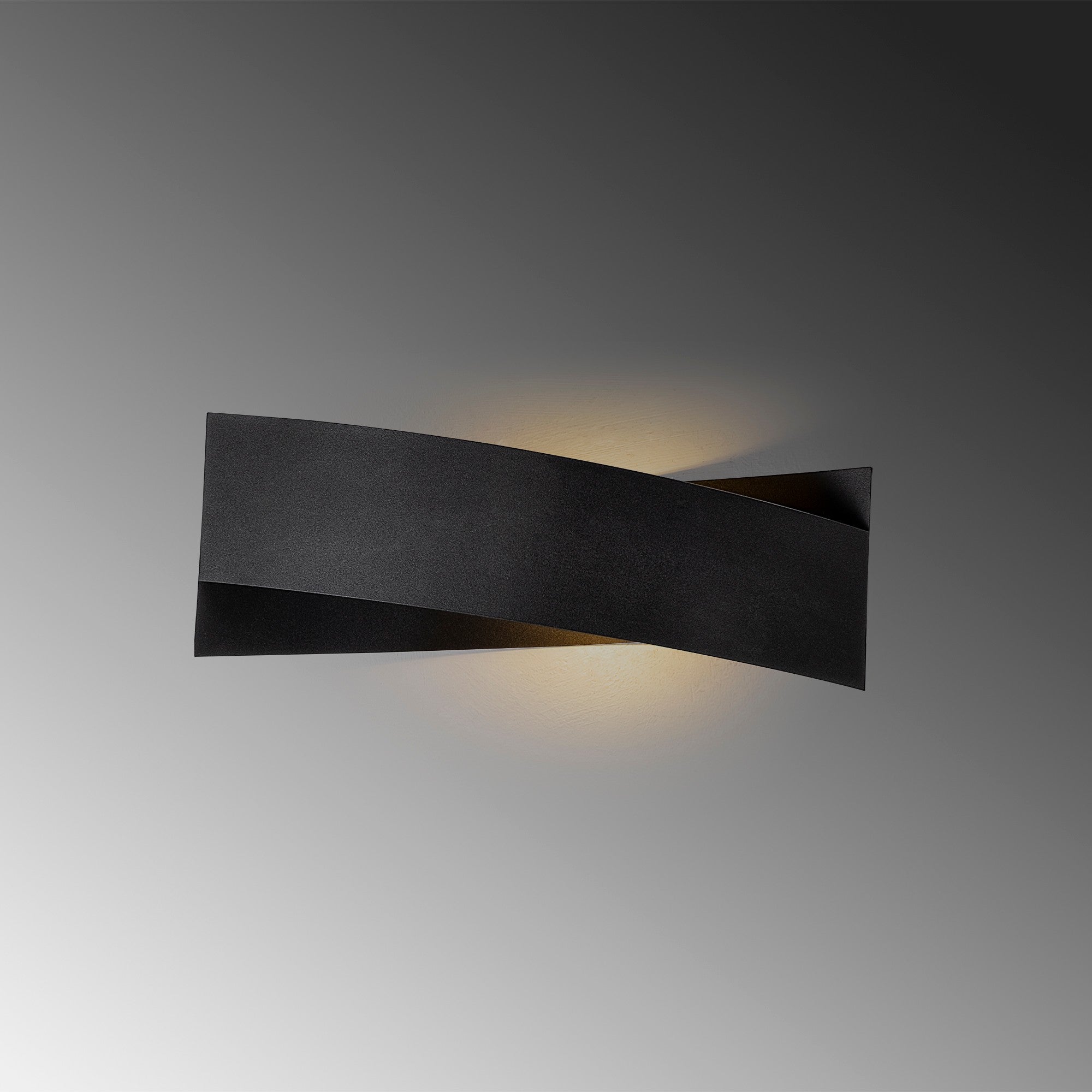 7156 - Svart Vägglampa