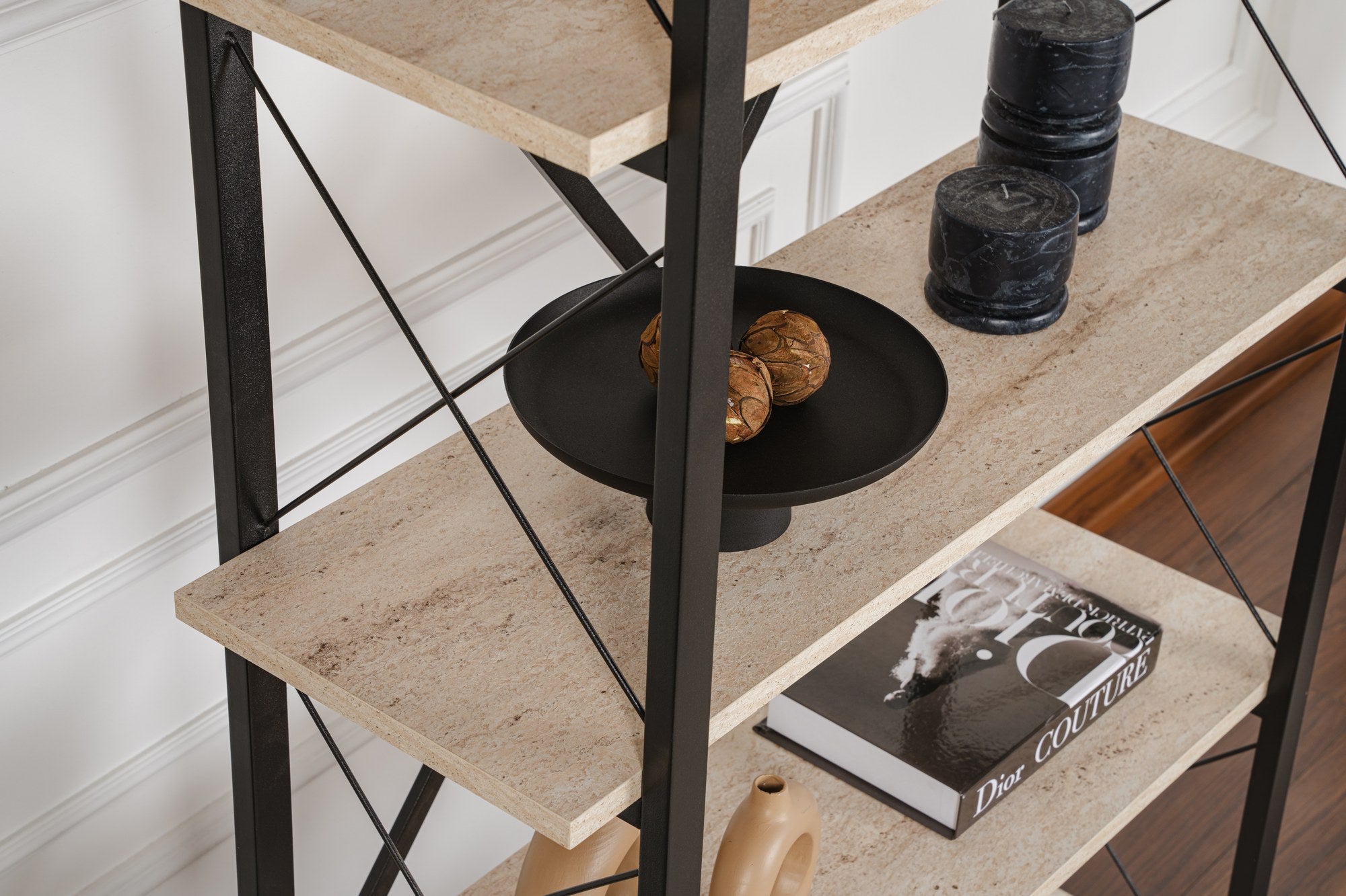 Elysian - Travertine, Svart Bokhylla