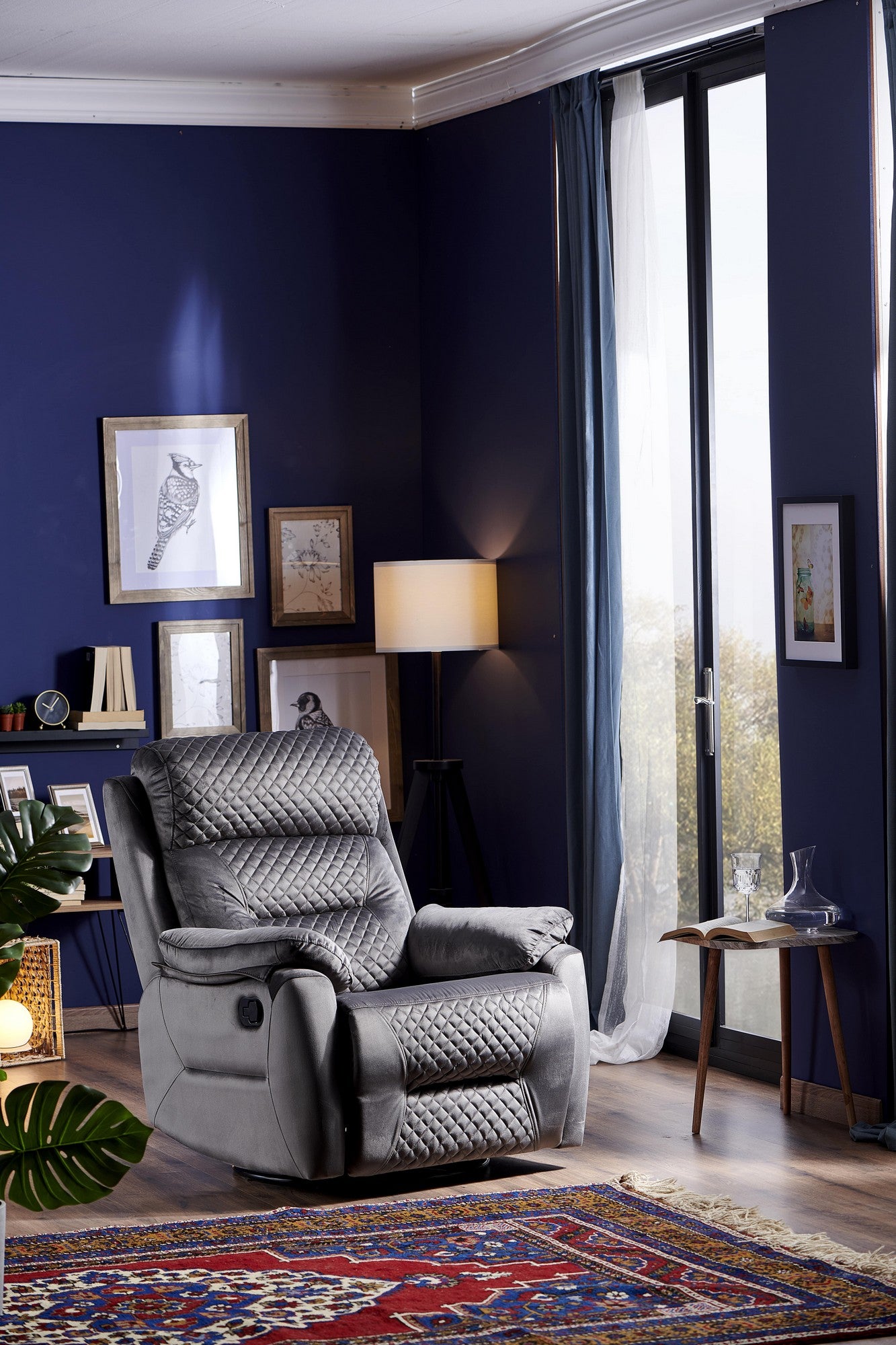 Trone TV - Trone Recliner