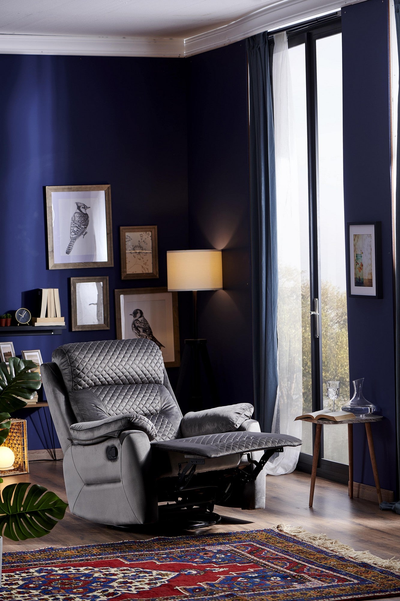 Trone TV - Trone Recliner