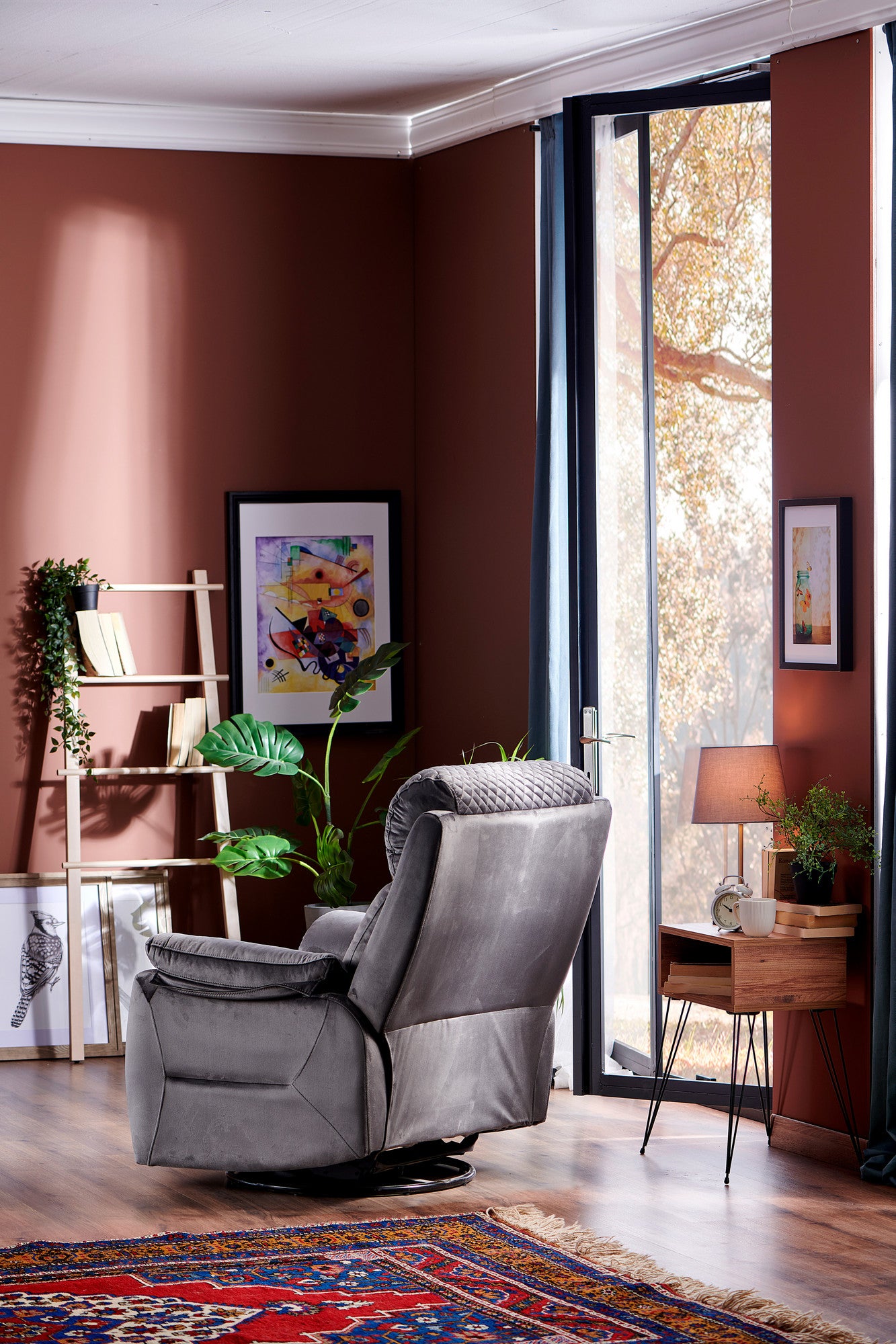 Trone TV - Trone Recliner