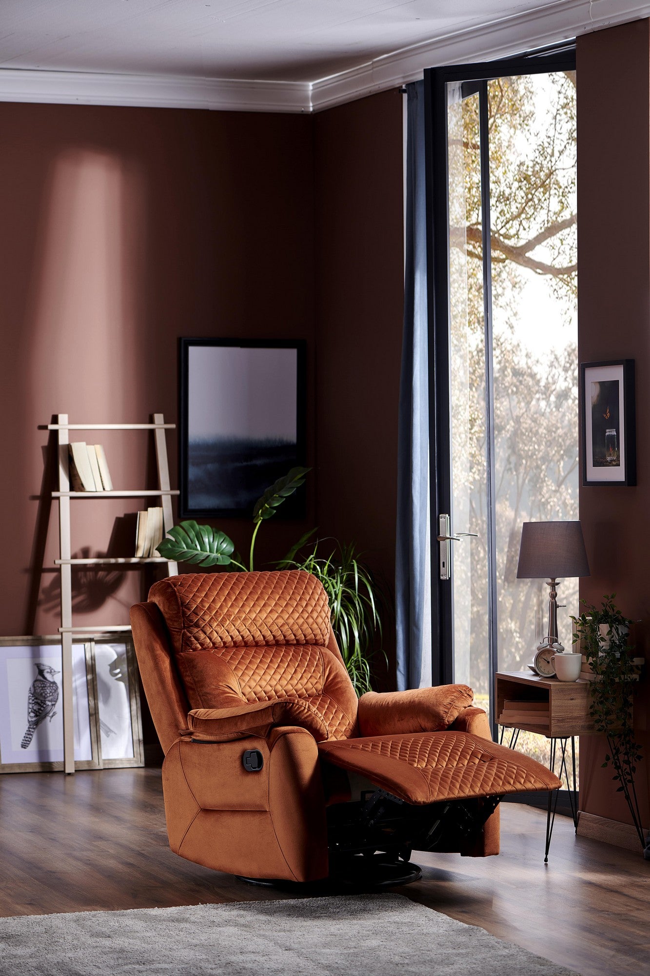 Trone TV - Amber Recliner