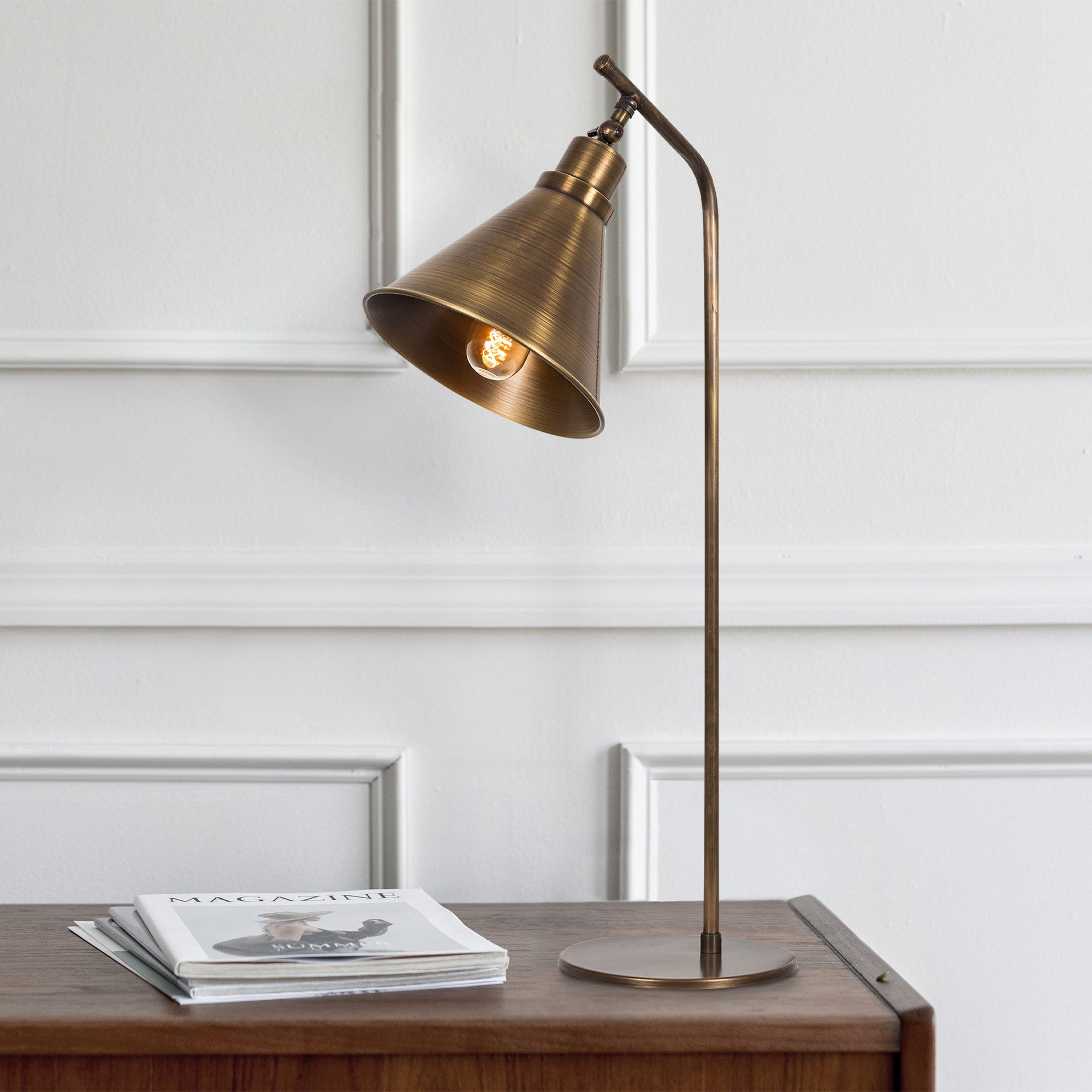 Sivani - MR-610 Bordslampa