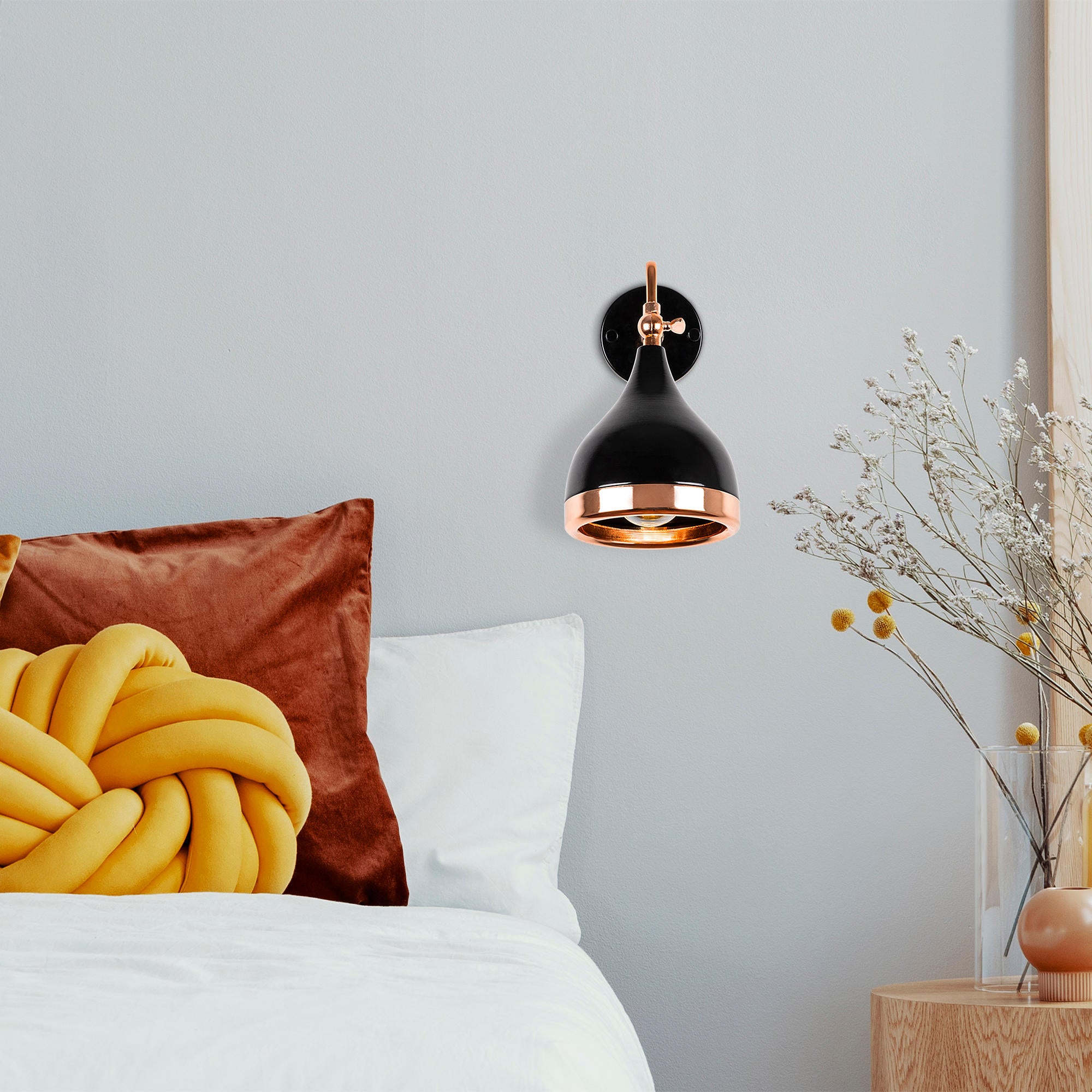Yıldo - 7031 Vägglampa