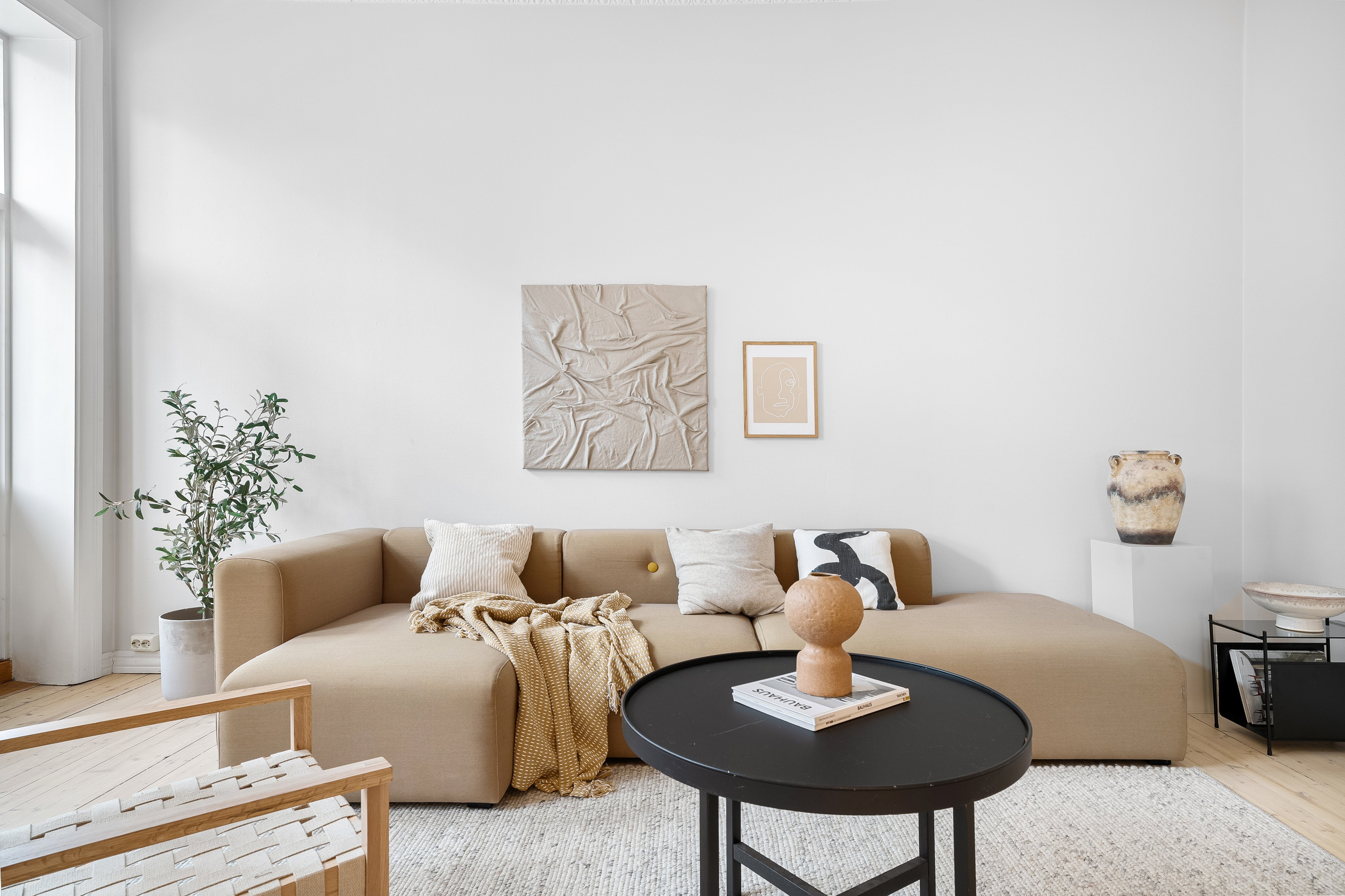 real-estate-9053405.jpg